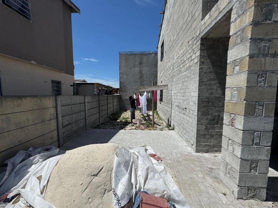 6 Bedroom Property for Sale in Electric City Western Cape